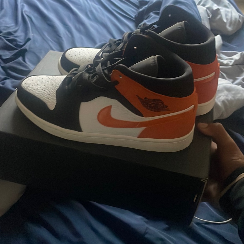 Jordan 1s Shattered backboard Used once!